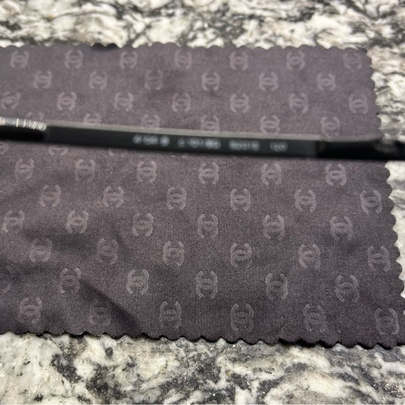 Chanel sunglasses - Picture 13 of 15